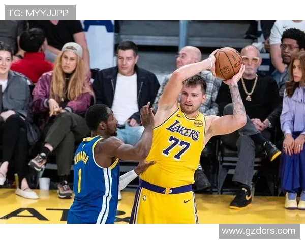 双重打击！东契奇伤停至少一周，詹姆斯缺阵湖人战力告急